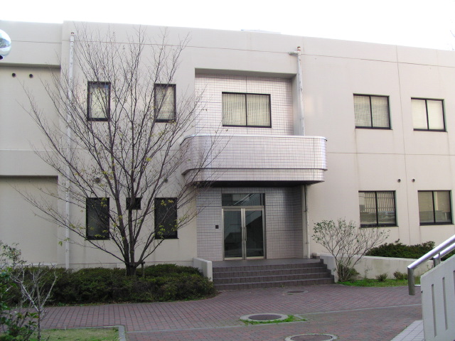 RI実験施設の外観の写真