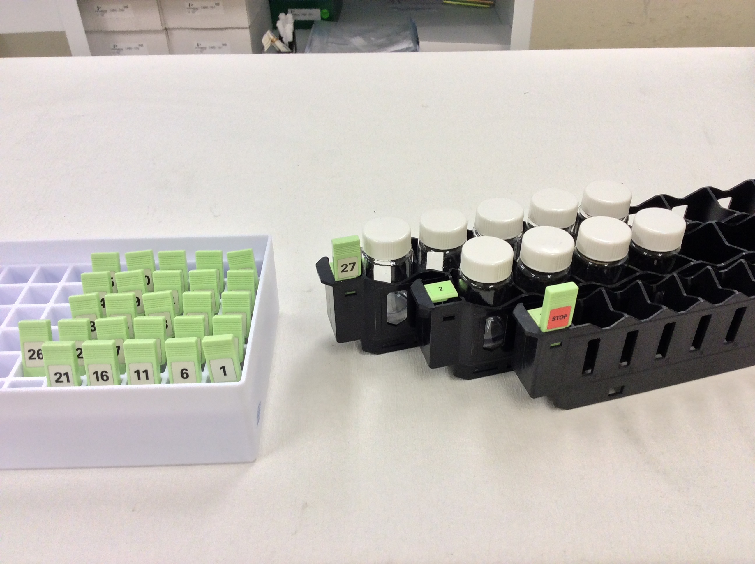 液体シンチレーションカウンタの写真2