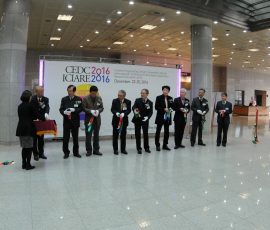 オープニングセレモニーでのテープカット