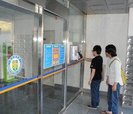 寮への出入りは静脈認証